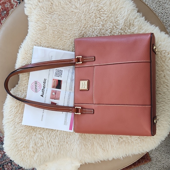 Beautiful Dooney & Bourke Chestnut  Pebbled Leather Lexington Shopper Tote 🤎🎁 - Picture 1 of 17